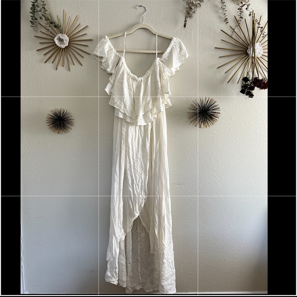 White tulip flutter sleeve dress